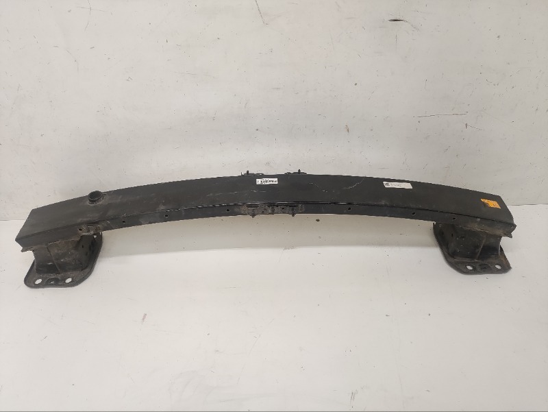 Усилитель переднего бампера