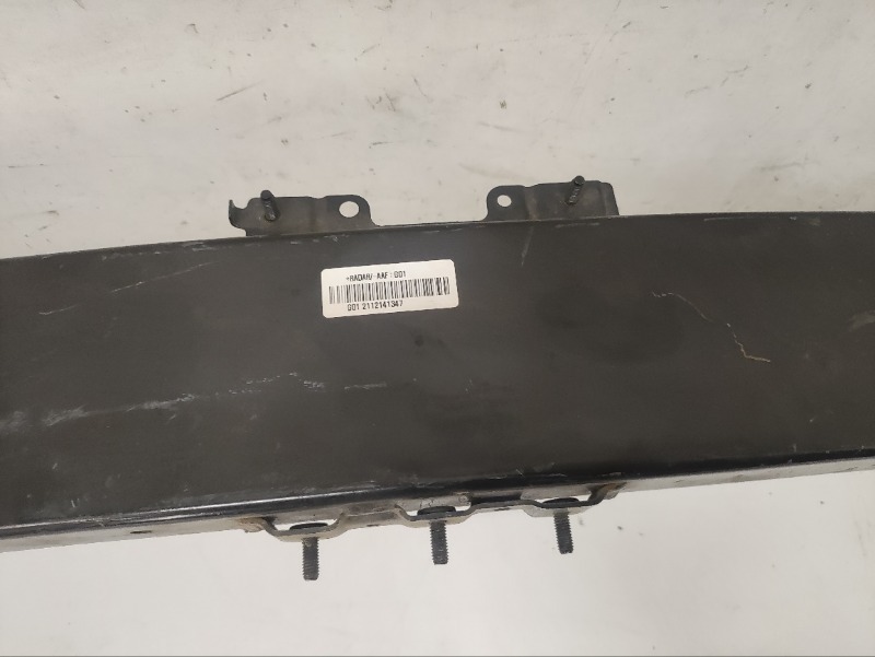 Усилитель переднего бампера