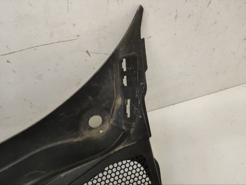 Решетка стеклоочистителей (Жабо)