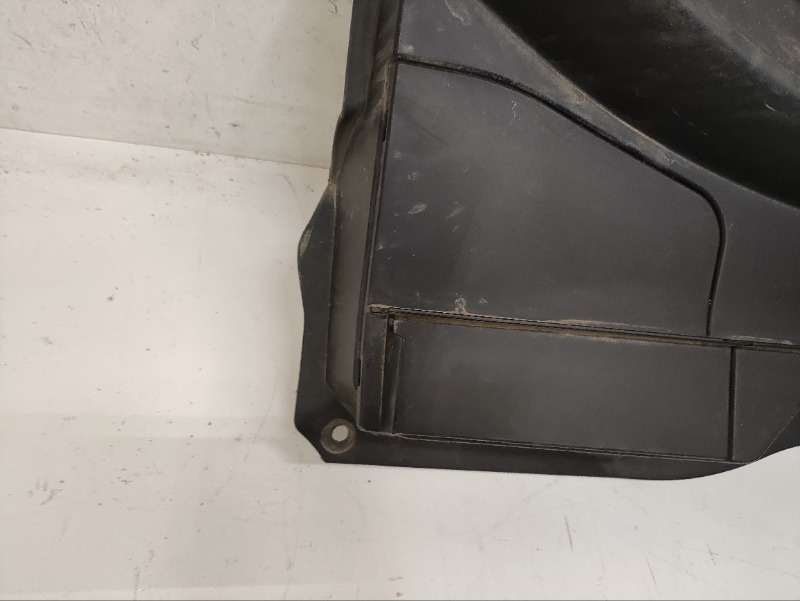 Решетка стеклоочистителей (Жабо)