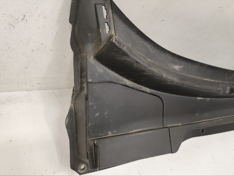 Решетка стеклоочистителей (Жабо)