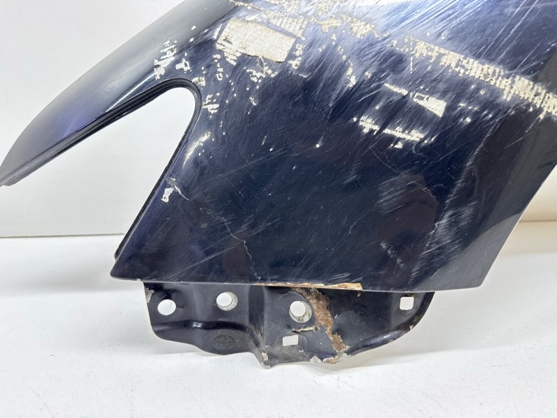 Крыло переднее левое