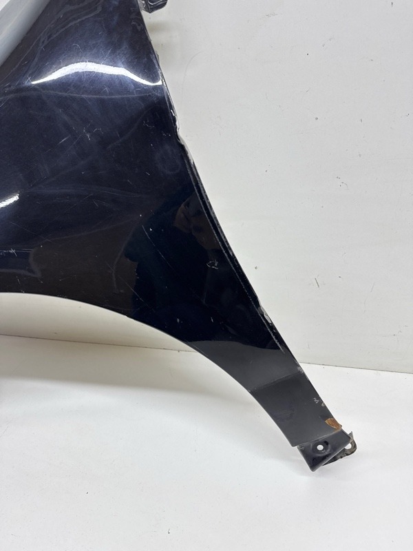 Крыло переднее левое