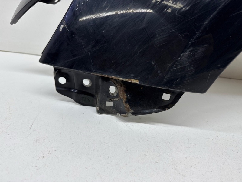 Крыло переднее левое