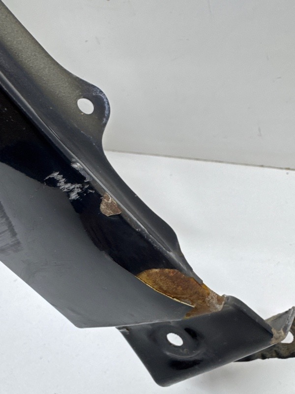 Крыло переднее левое