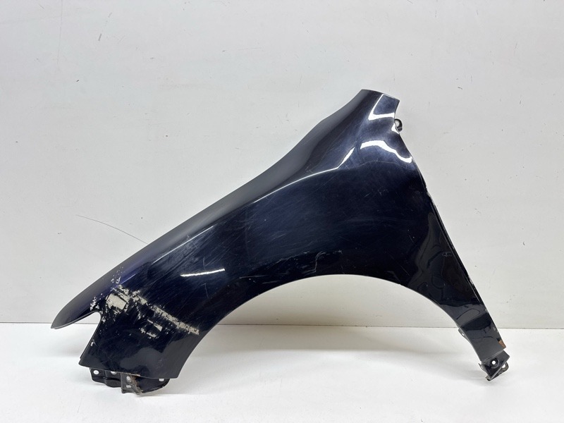 Крыло переднее левое