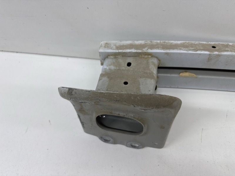 Усилитель заднего бампера