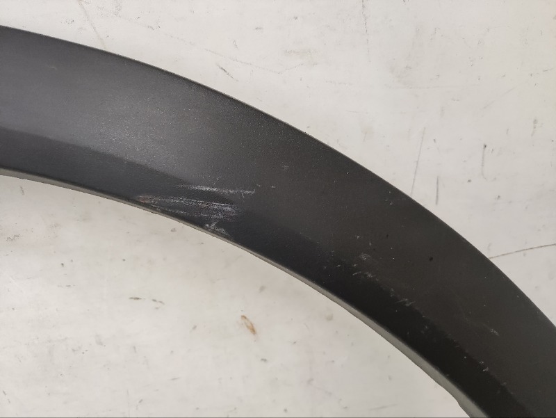 Накладка переднего крыла левого