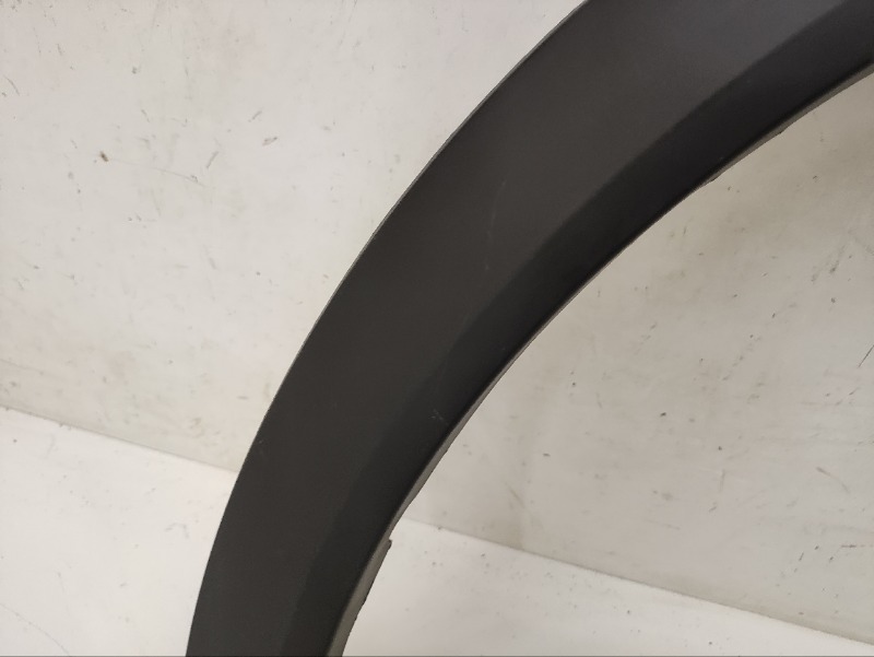 Накладка переднего крыла левого