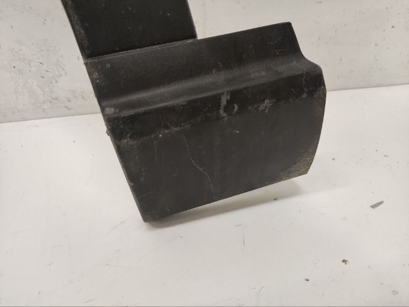 Накладка переднего крыла левого