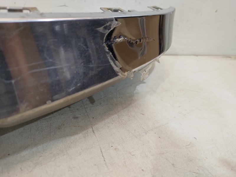 Накладка переднего бампера