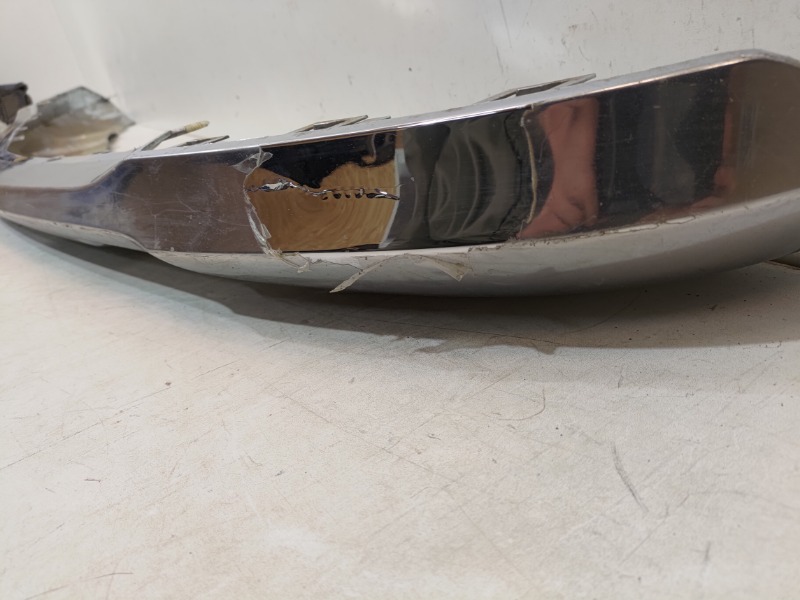 Накладка переднего бампера