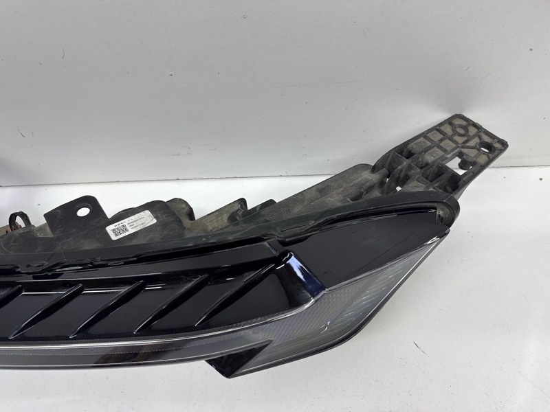 Фара дневного света левая (ходовые огни)