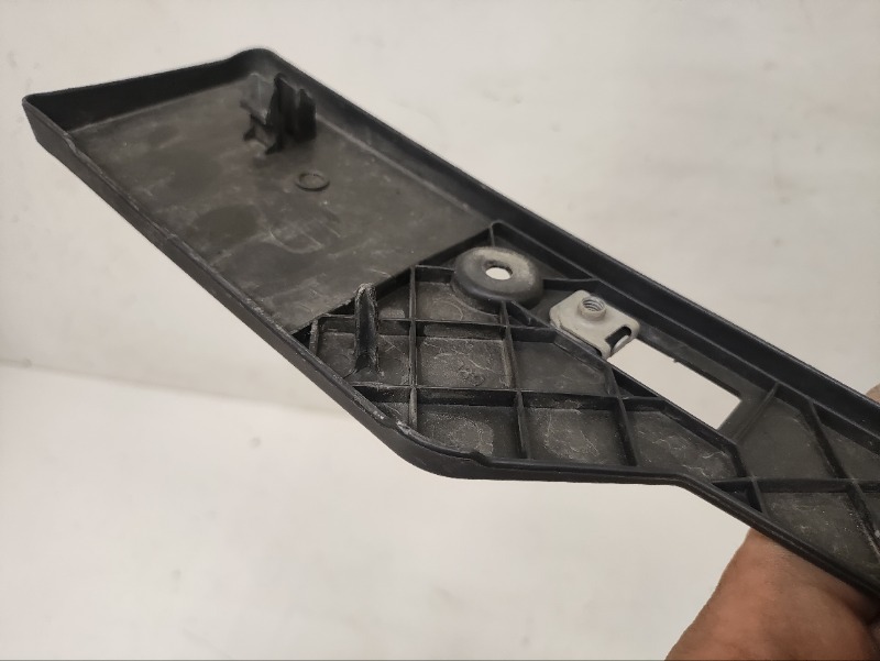 Накладка переднего бампера под номер