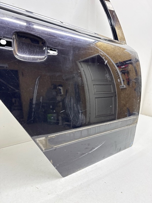 Дверь задняя правая