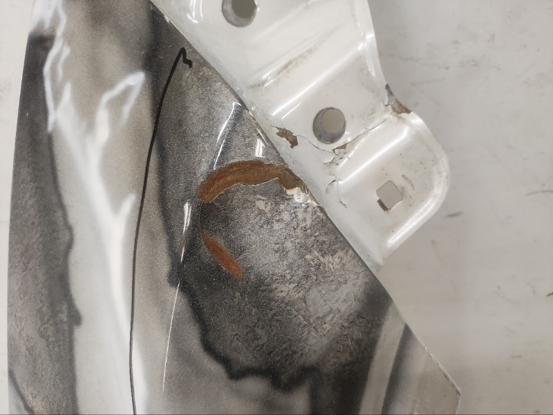 Крыло переднее правое