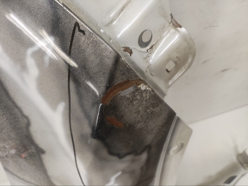 Крыло переднее правое