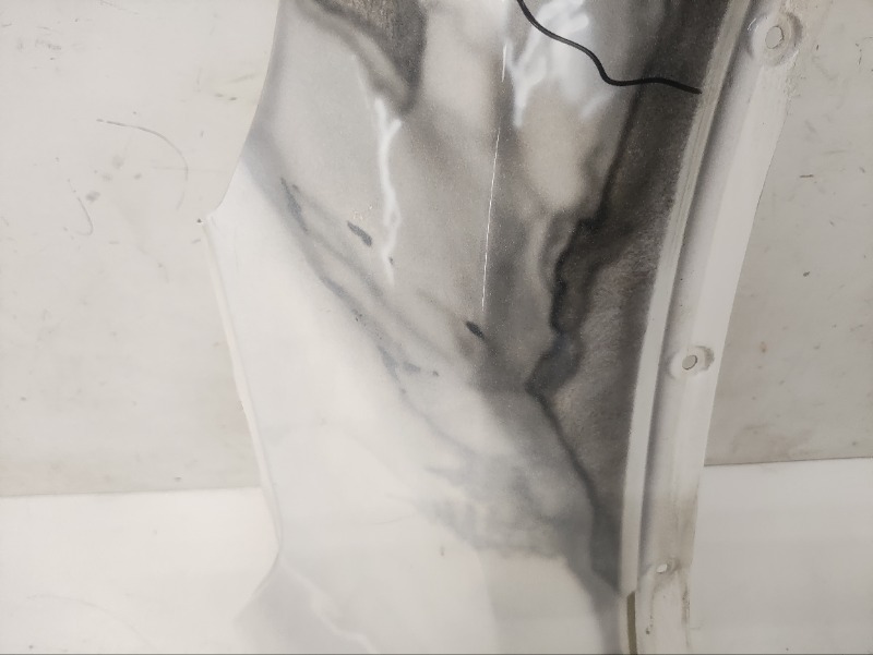 Крыло переднее правое