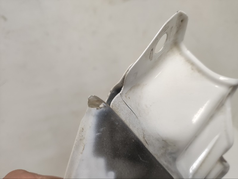 Крыло переднее правое