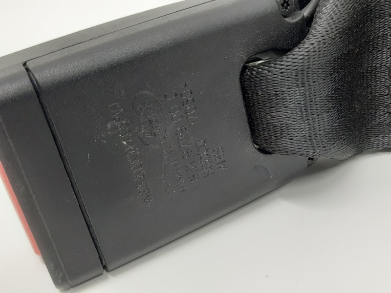 Ответная часть ремня безопасности