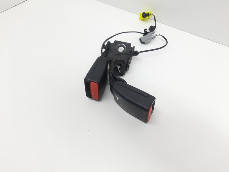 Ответная часть ремня безопасности