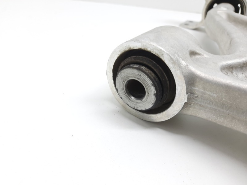 Рычаг передний правый