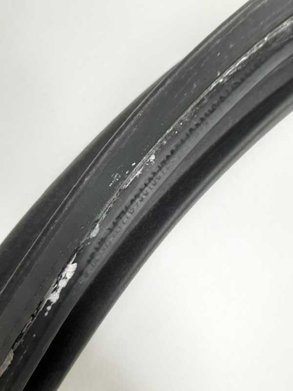 Уплотнитель багажника