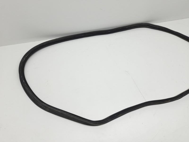 Уплотнитель багажника