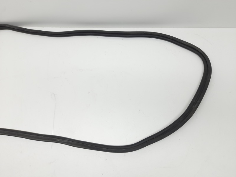 Уплотнитель багажника