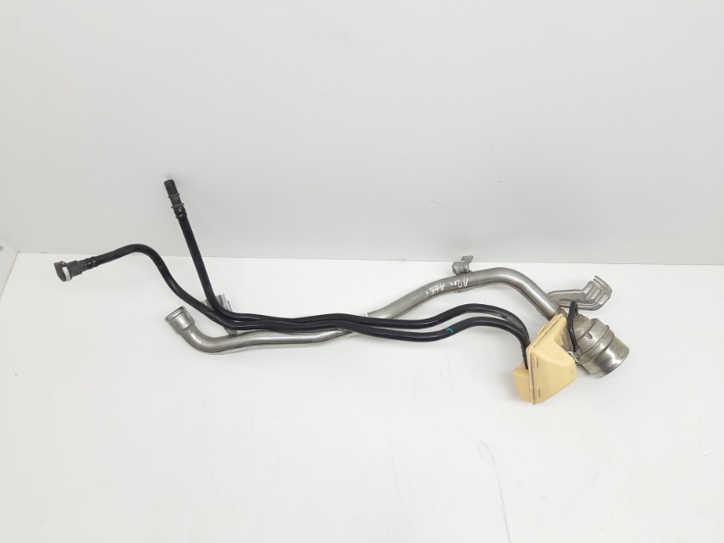 Горловина топливного бака