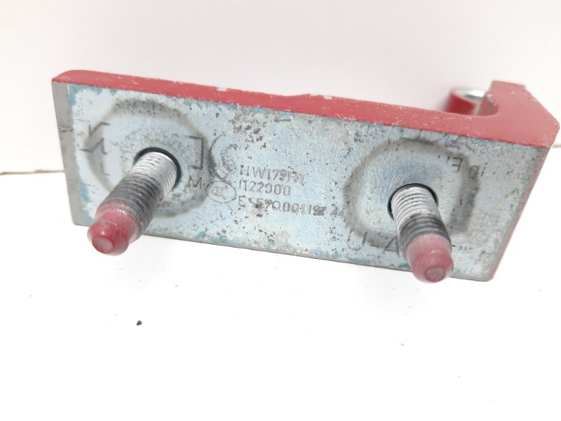 Петля двери задней левой верхняя