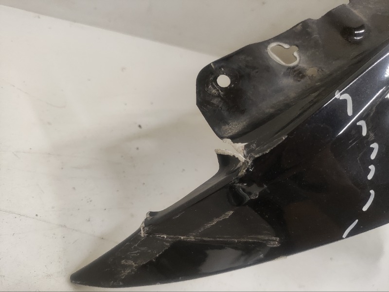 Крыло переднее левое