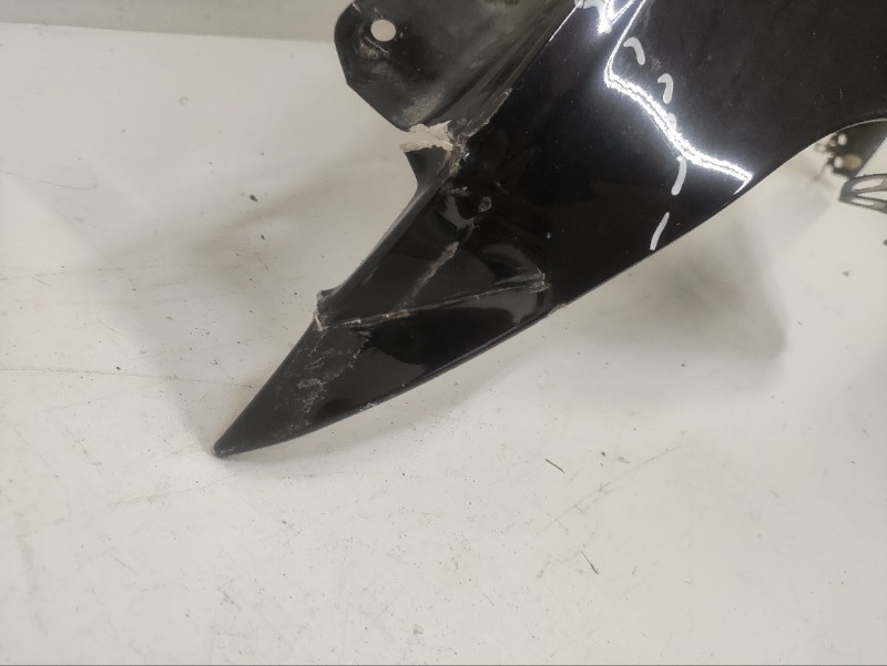 Крыло переднее левое