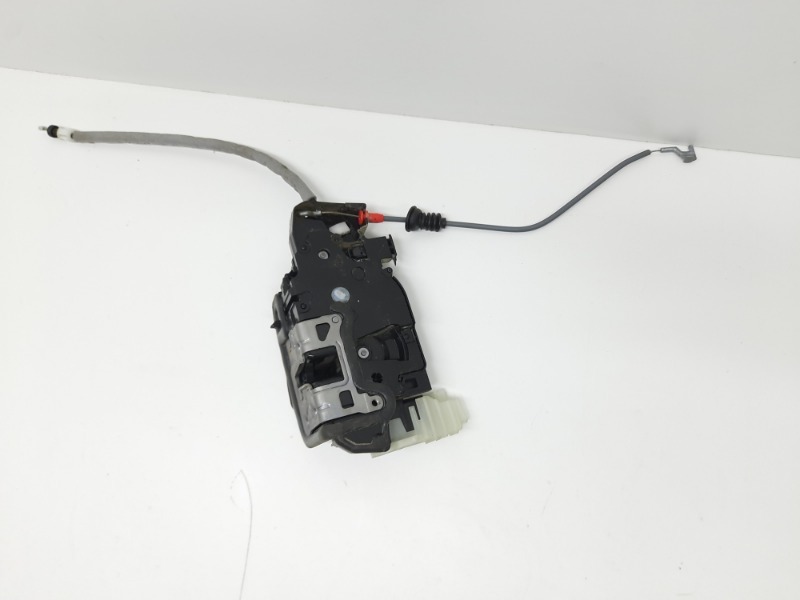 Замок двери задней правой