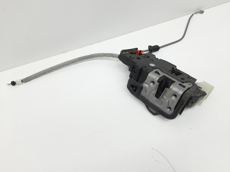 Замок двери задней правой