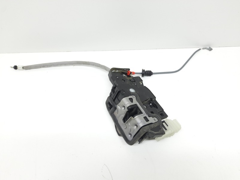 Замок двери задней правой