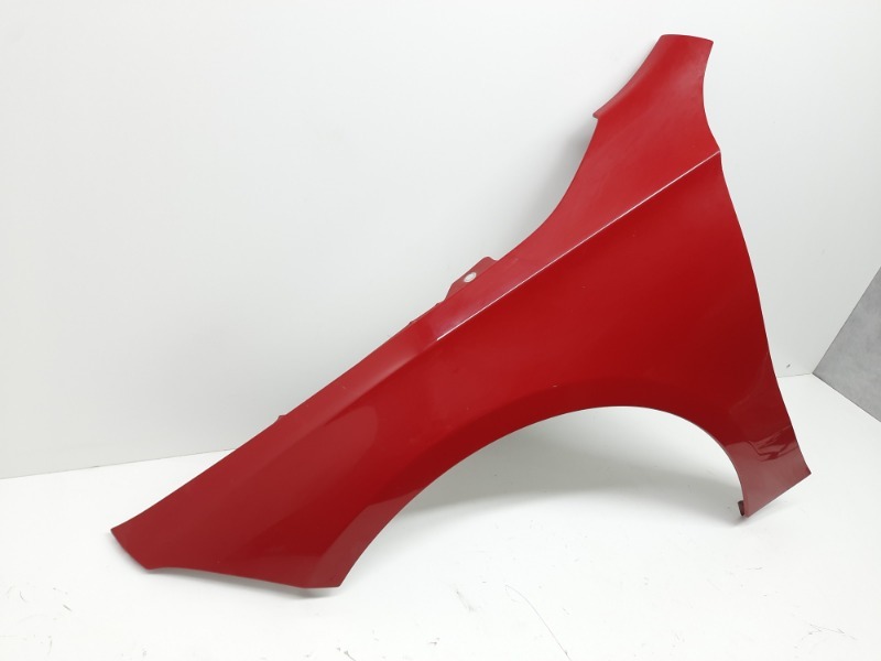 Крыло переднее левое