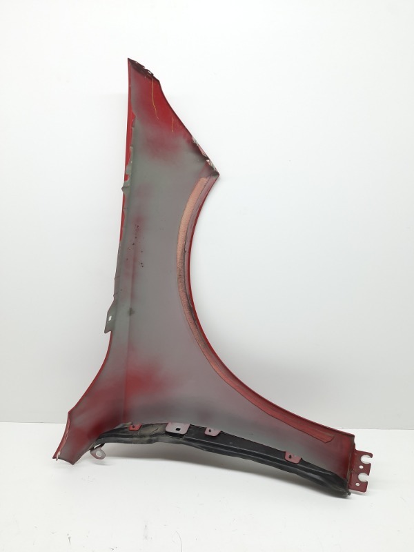 Крыло переднее левое