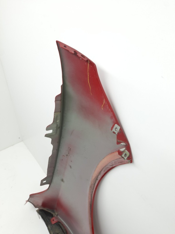 Крыло переднее левое