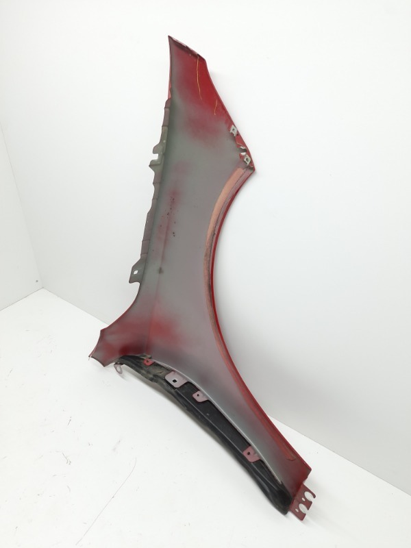 Крыло переднее левое