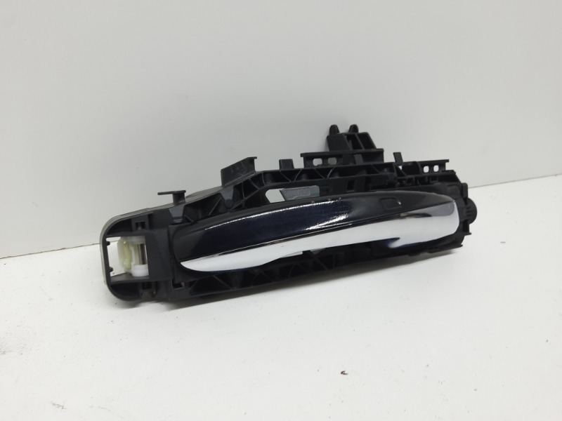 Ручка двери передней наружная правая