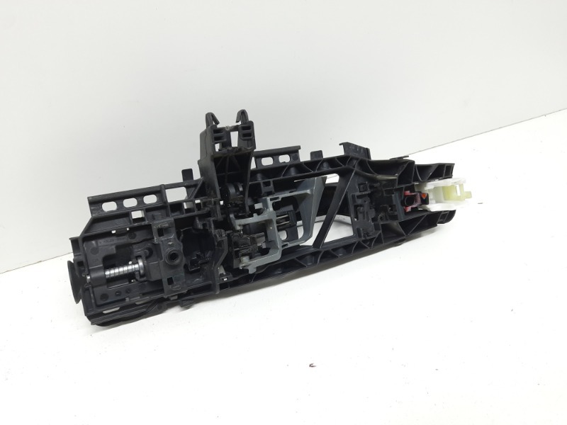 Ручка двери передней наружная правая