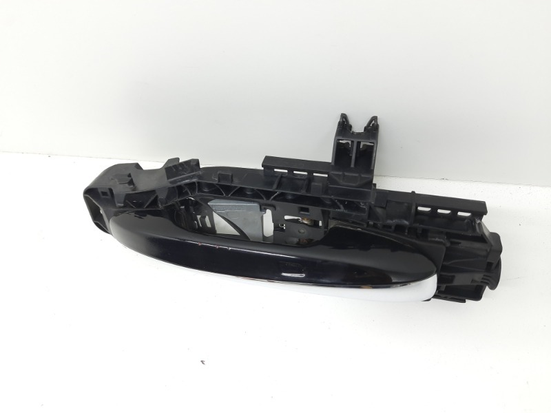 Ручка двери передней наружная правая