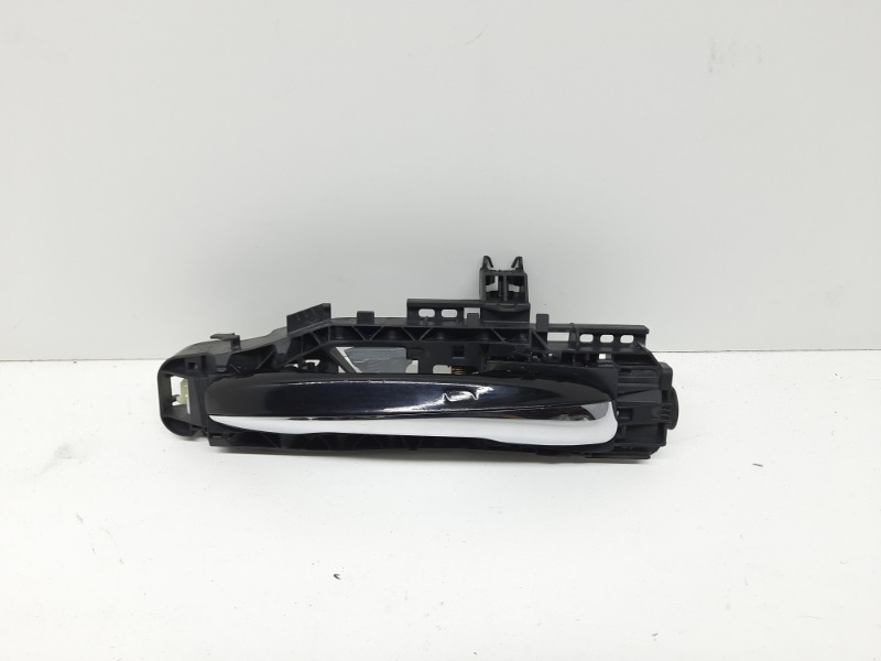 Ручка двери передней наружная правая