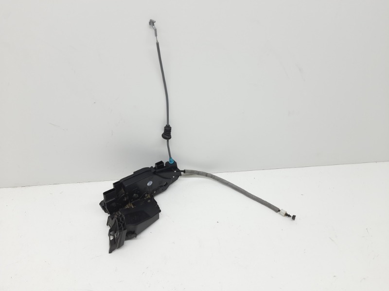 Замок двери передней правой