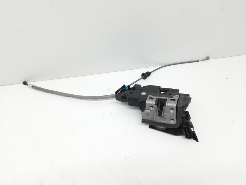 Замок двери передней правой