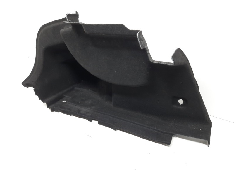 Обшивка багажника