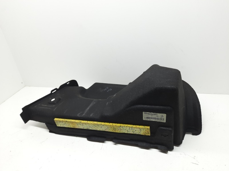 Обшивка багажника