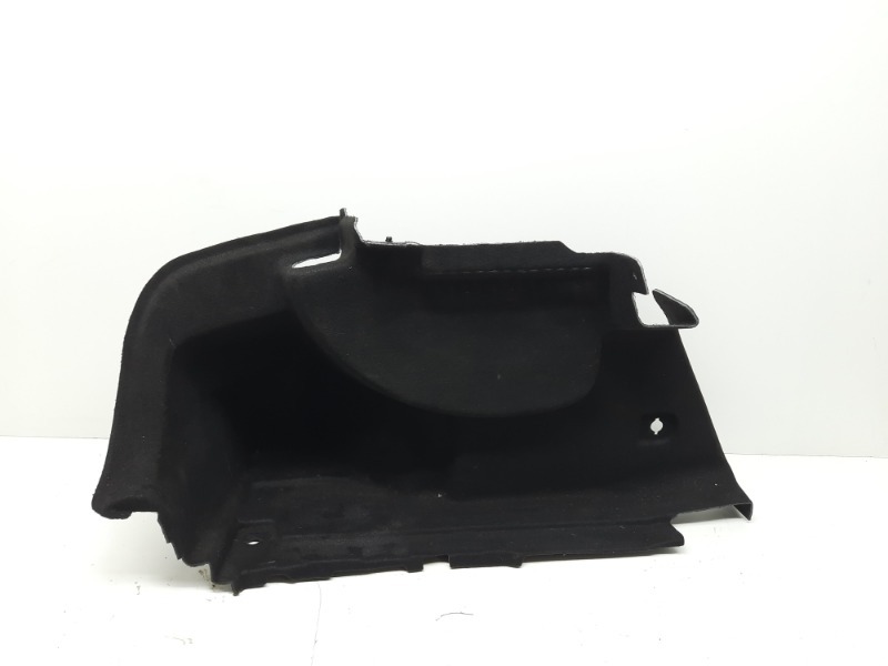 Обшивка багажника