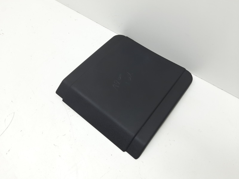 Крышка двигателя